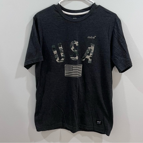 Dark gray camo USA and flag graphic tshirt size medium - Picture 1 of 5